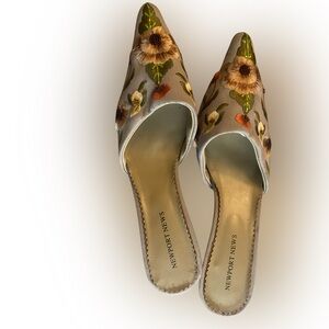 Beautiful vintage Newport News mule heels in size 10 ✨